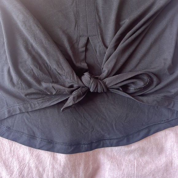 Lulu Black Tie Back Tank - Picture 4 of 4